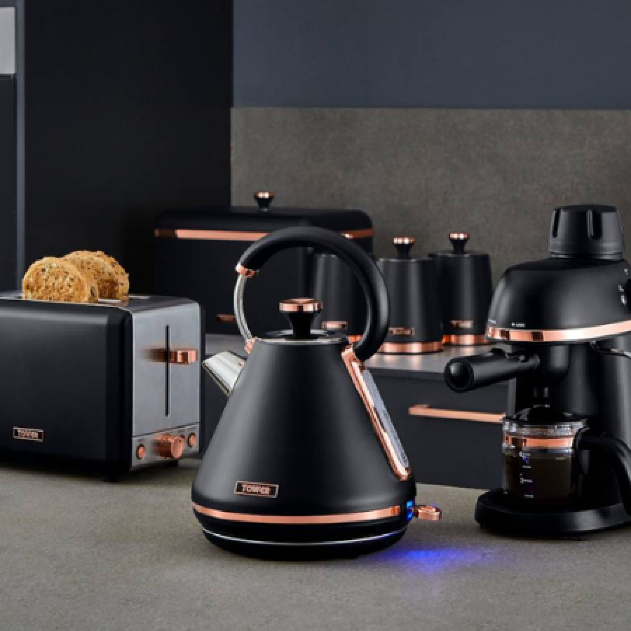 tower kettle and toaster set black